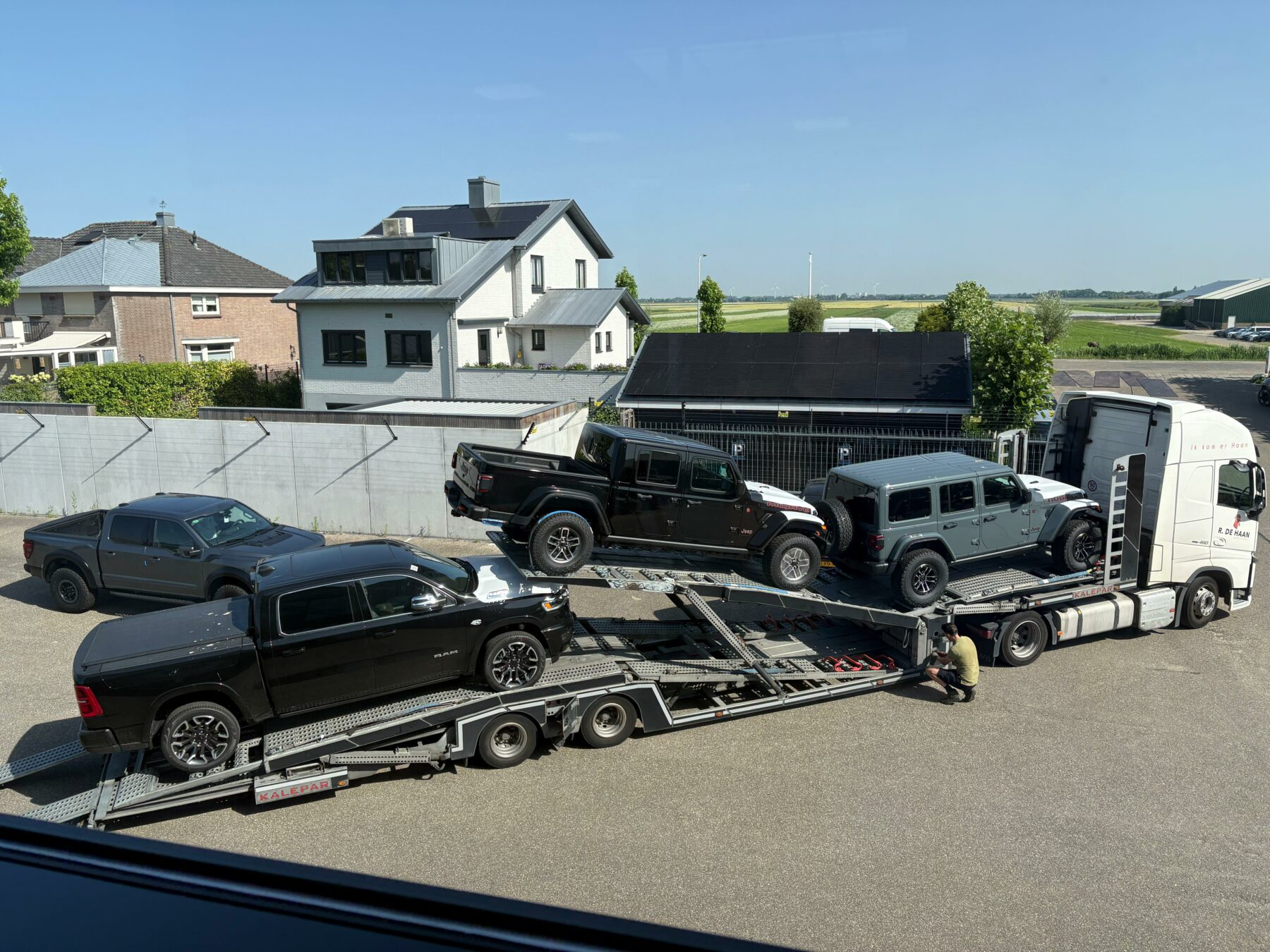 Vehicle import from US to Europe with American vehicles arriving for European dealers